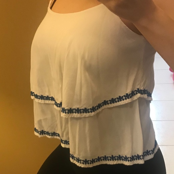 2/$15 A&F White/Blue Ruffle Cami XS Teen - Picture 3 of 8